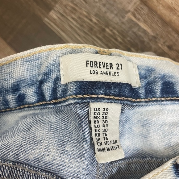 Forever 21 distressed cropped jeans - Picture 5 of 6